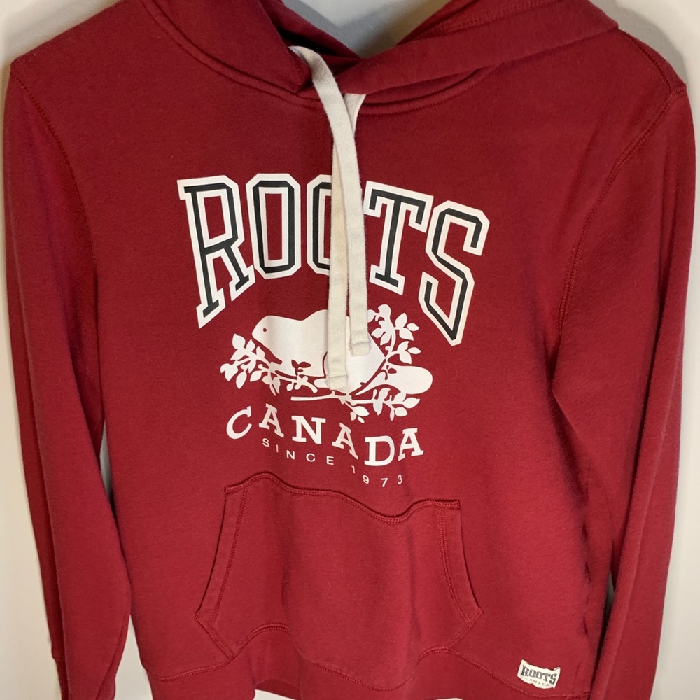 Cozy, red Roots hoodie